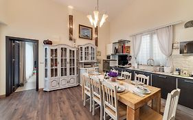 Sunny House Izgrev